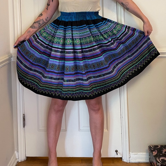 60s Vintage Psychedelic Pleated Skirt - Picture 3 of 10